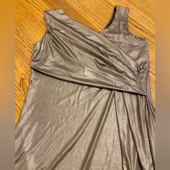 Donna gold/bronze shimmery mid length party dress - Picture 3 of 8